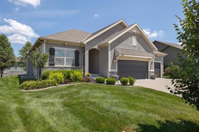 105 Griffin St, Blue Springs, MO 64064
