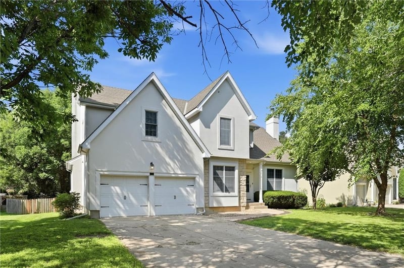 5216 158th Pl, Overland Park, KS 66224