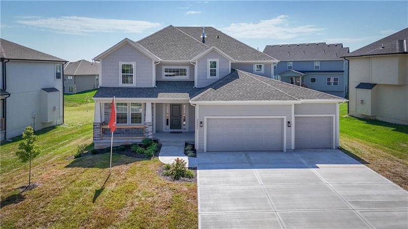 6003 Apache Dr, Shawnee, KS 66226