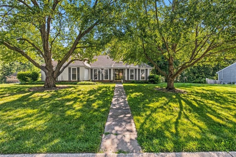 6809 N Agnes Ave, Gladstone, MO 64119