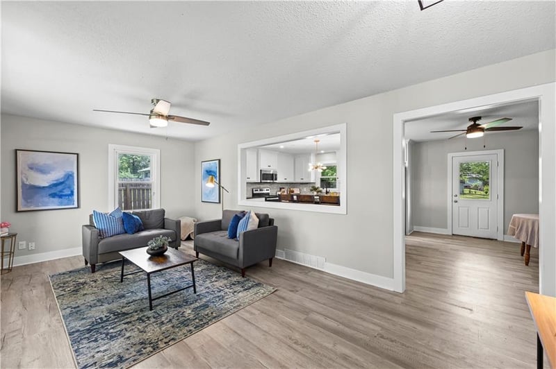 13101 Porter Rd, Parkville, MO 64152