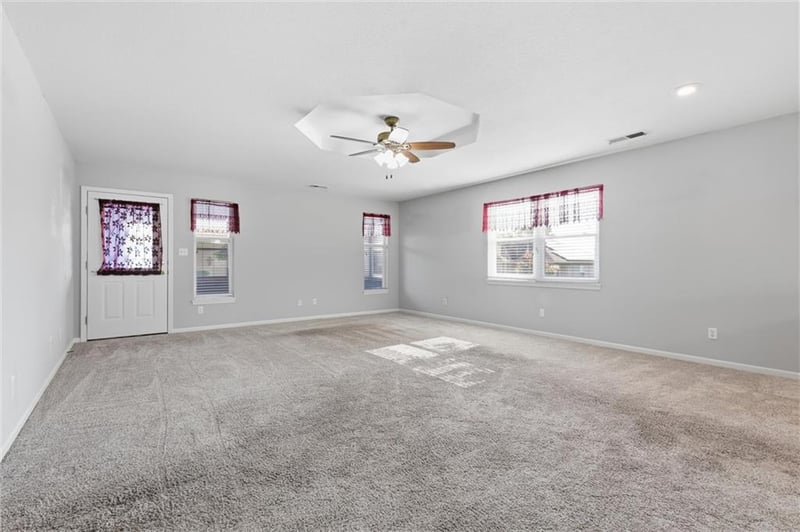 616 Twilight Dr, Raymore, MO 64012
