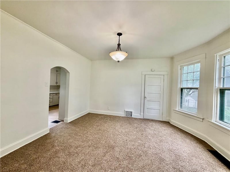 2819 Sacramento St, St Joseph, MO 64507