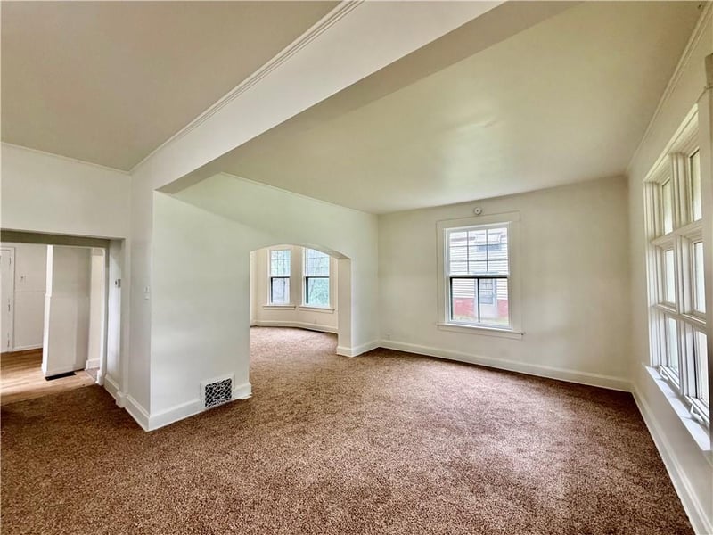 2819 Sacramento St, St Joseph, MO 64507