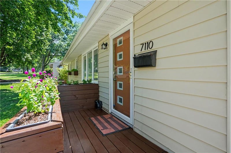 7110 Santa Fe Dr, Overland Park, KS 66204