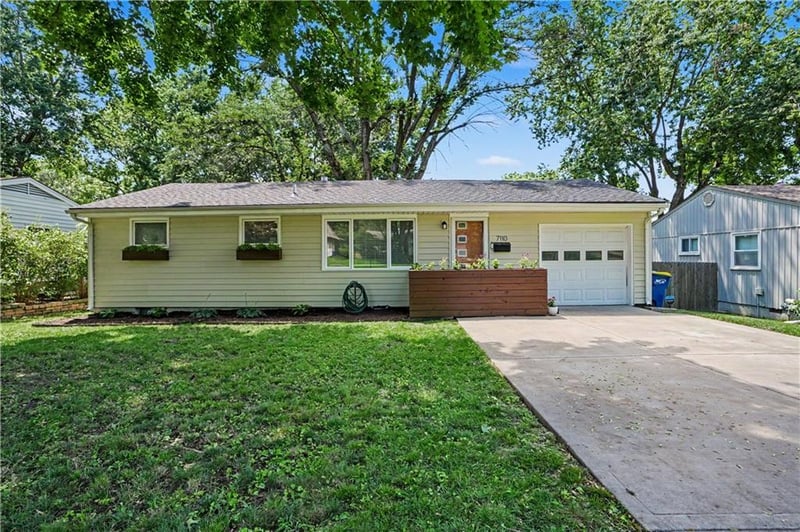 7110 Santa Fe Dr, Overland Park, KS 66204