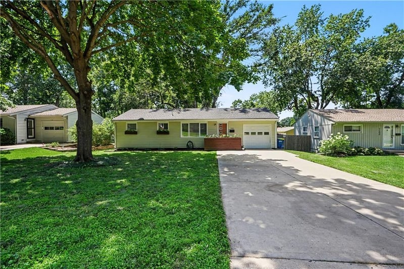 7110 Santa Fe Dr, Overland Park, KS 66204