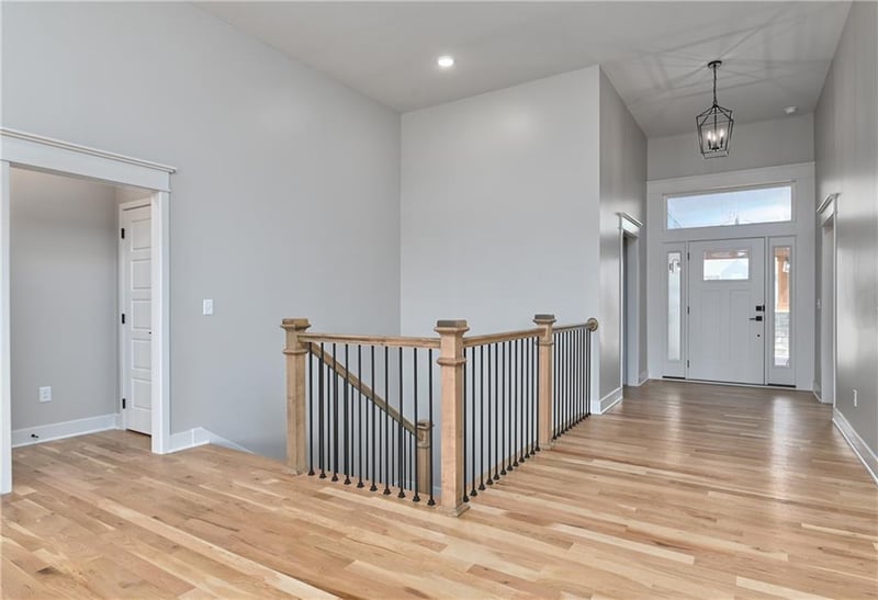 6010 Apache Dr, Shawnee, KS 66226