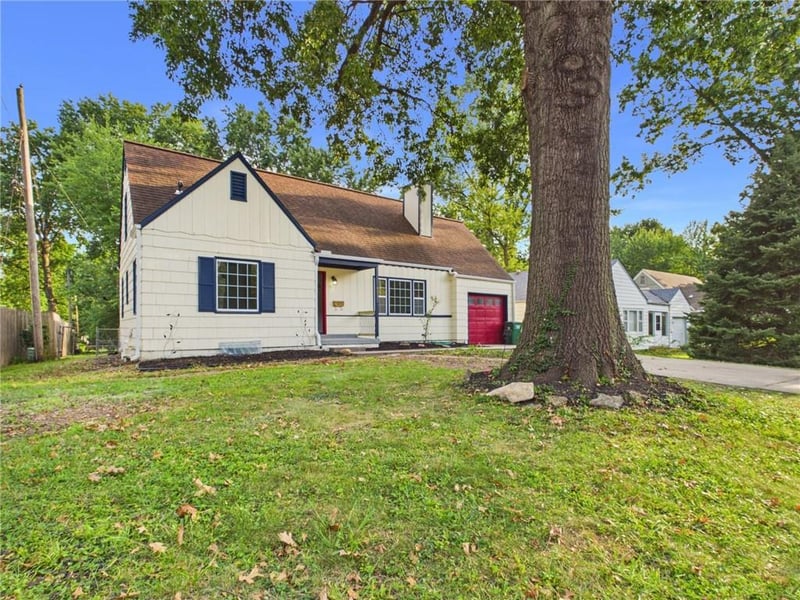 5311 W 55th St, Roeland Park, KS 66205