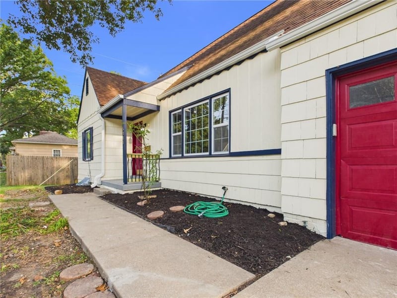 5311 W 55th St, Roeland Park, KS 66205