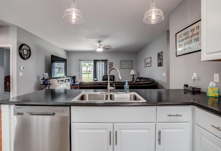 1721 Willow St, Ottawa, KS 66067