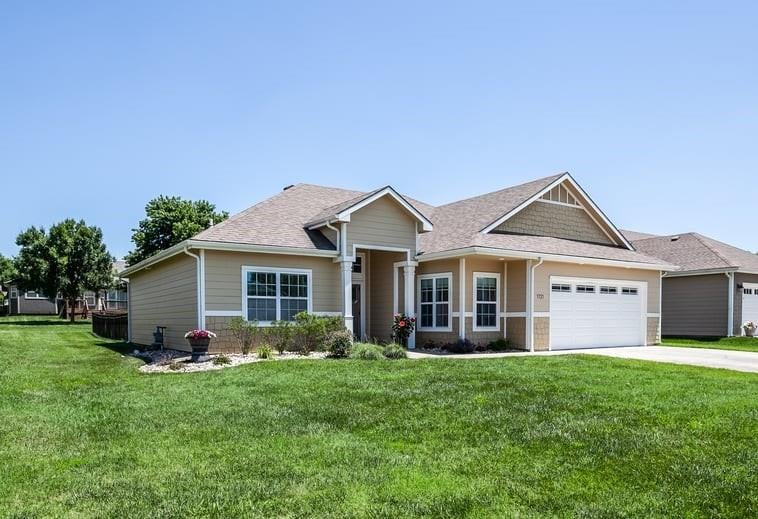 1721 Willow St, Ottawa, KS 66067