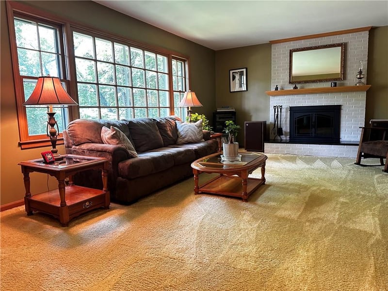 2505 Homestead Ln, St Joseph, MO 64506