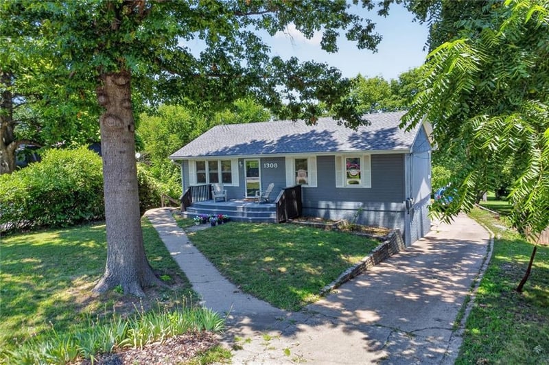 1308 88th St, Kansas City, MO 64155