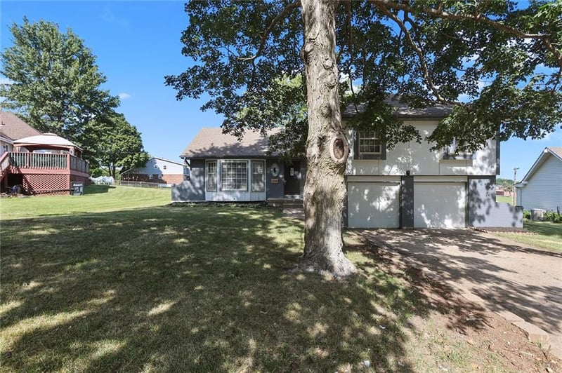 12941 Fuller Ave, Grandview, MO 64030