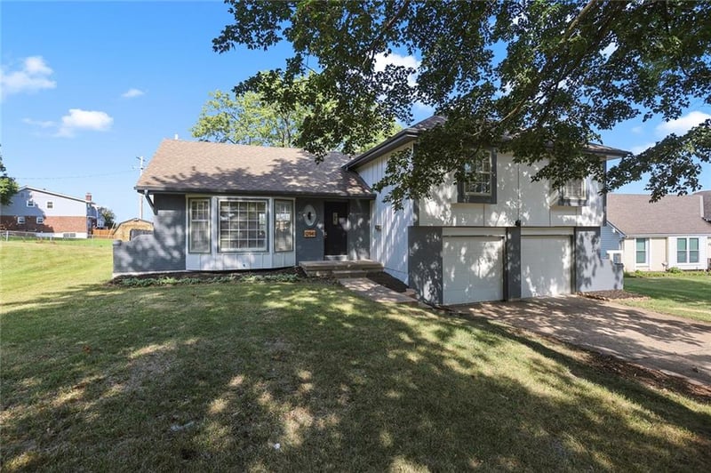 12941 Fuller Ave, Grandview, MO 64030