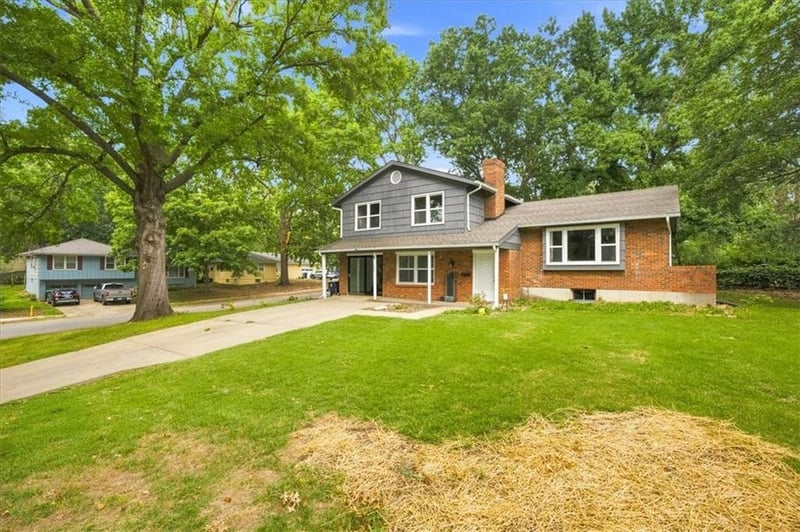 10001 Cambridge Ave, Kansas City, MO 64134