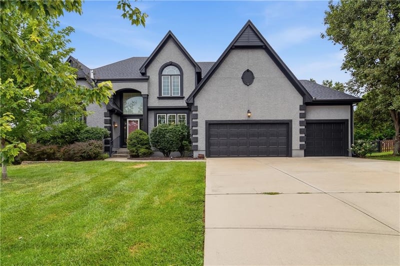 14451 Hayes St, Overland Park, KS 66221