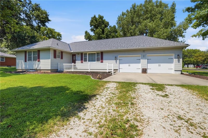300 Arctic St, Kingsville, MO 64061