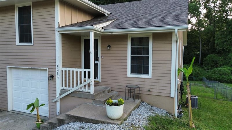7010 Orchard St, Liberty, MO 64068
