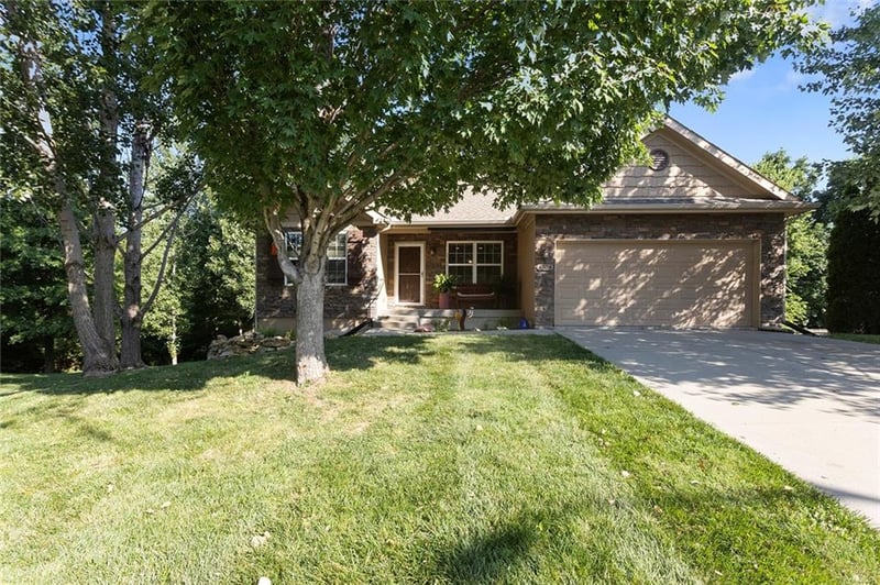 4304 NE 85th St, Kansas City, MO 64156