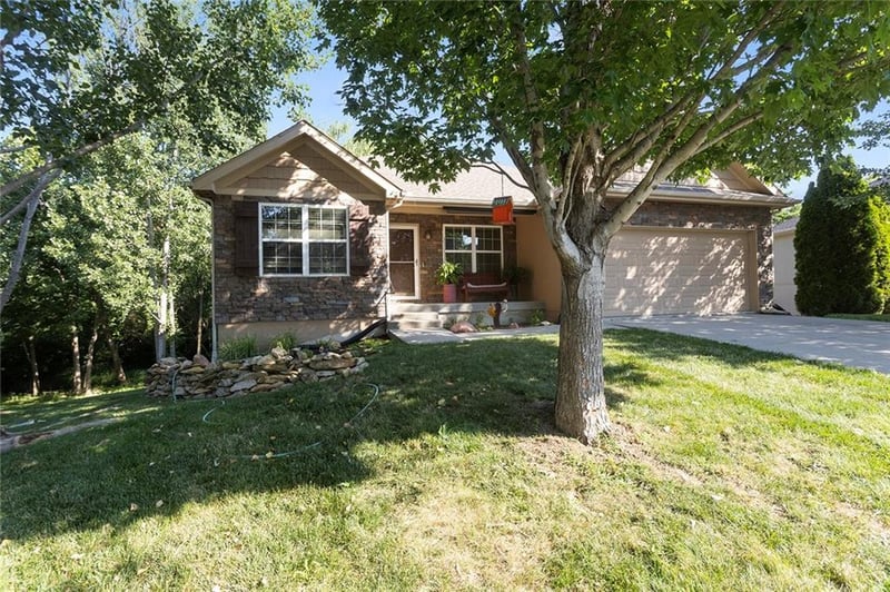 4304 NE 85th St, Kansas City, MO 64156