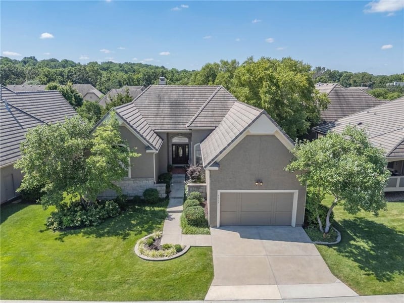 5313 124th Ter, Leawood, KS 66209