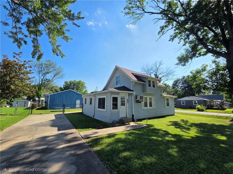 131 5th St, Adrian, MO 64720