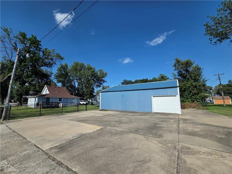 131 5th St, Adrian, MO 64720