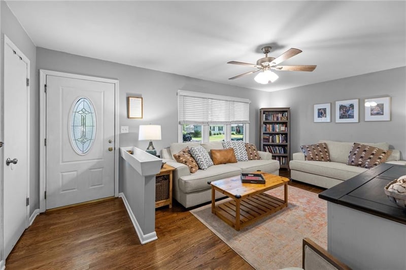 9602 Eby St, Overland Park, KS 66212