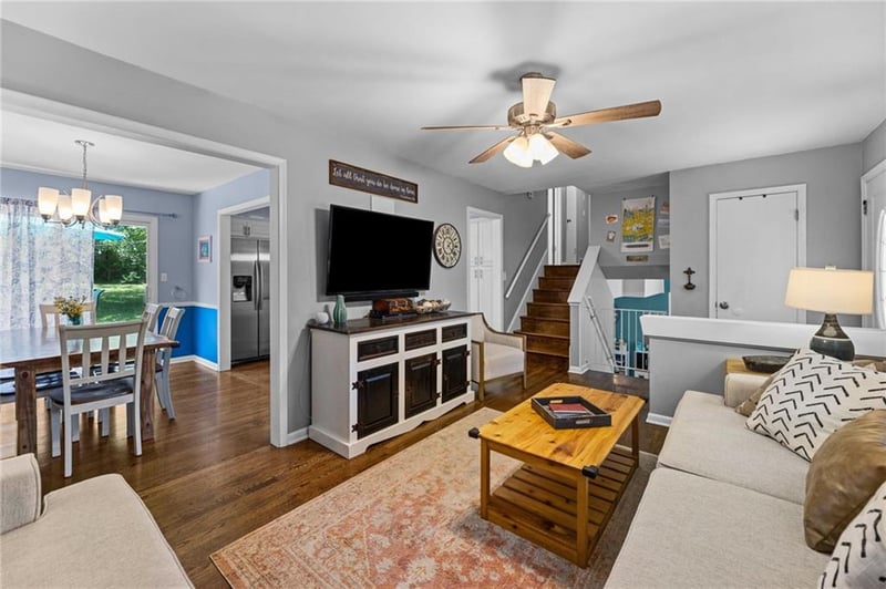 9602 Eby St, Overland Park, KS 66212