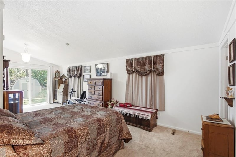 813 Sheridan St, Olathe, KS 66061