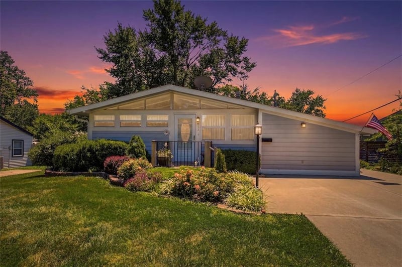 813 Sheridan St, Olathe, KS 66061
