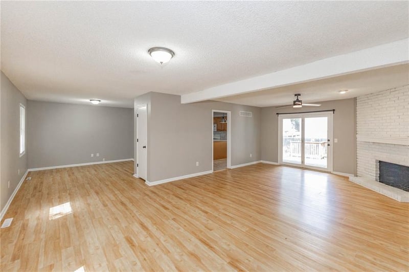 1308 Apache Ct, Olathe, KS 66062