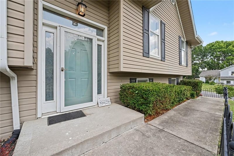 8626 Wayland Ave, Kansas City, MO 64153