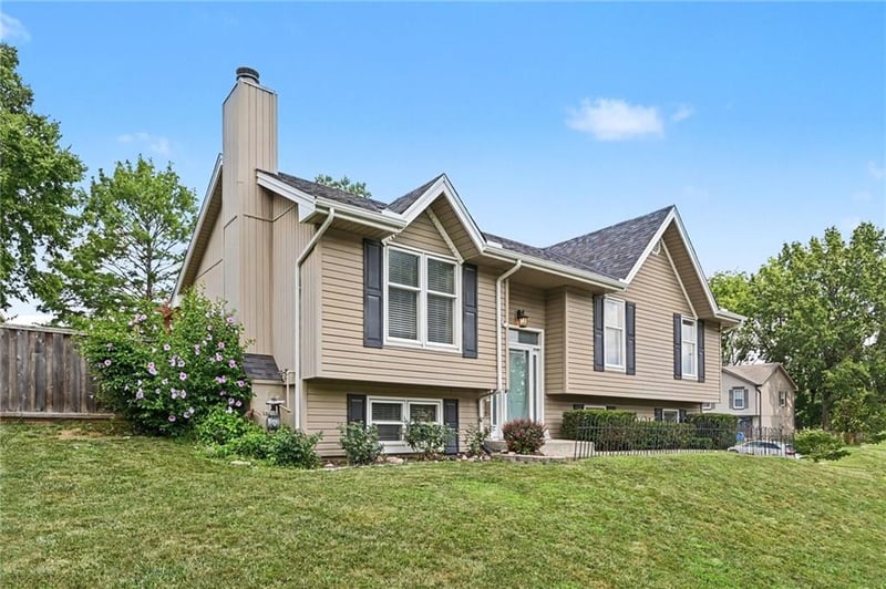 8626 Wayland Ave, Kansas City, MO 64153
