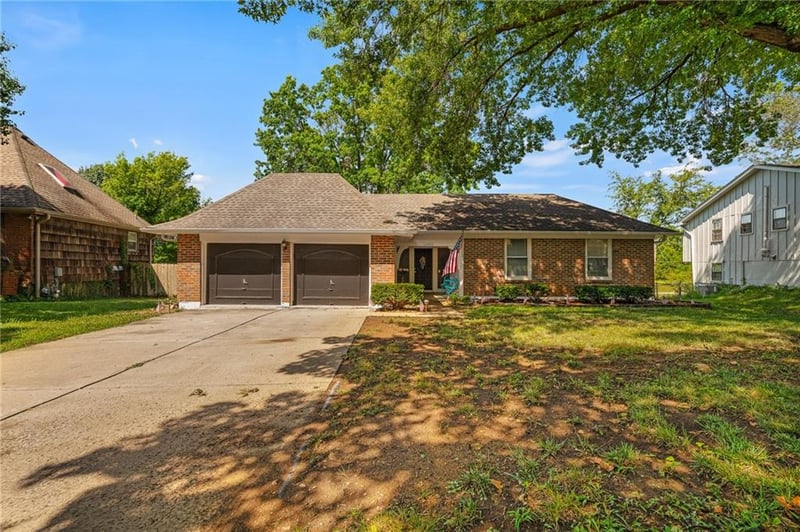 10450 College Ave, Kansas City, MO 64137