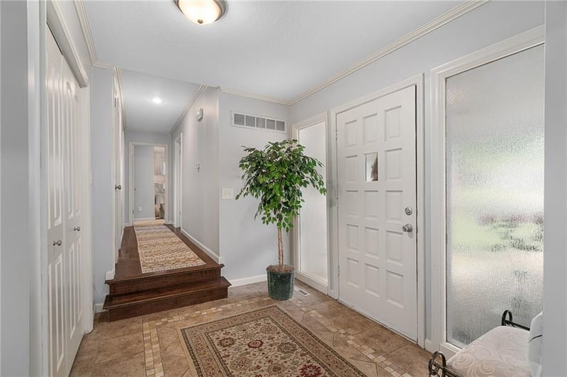10450 College Ave, Kansas City, MO 64137