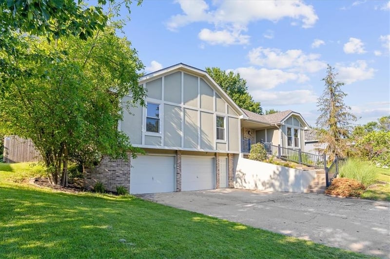 5004 85th St, Kansas City, MO 64154