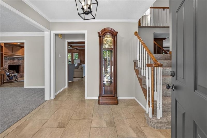 22 NE Bayview Dr, Lee's Summit, MO 64064