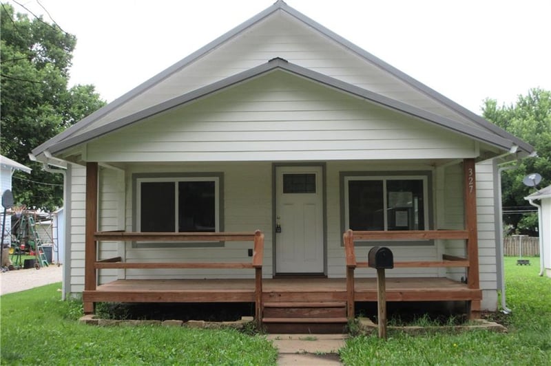327 9th Ave, Garnett, KS 66032