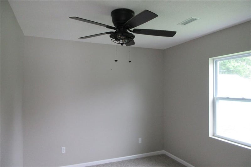 327 9th Ave, Garnett, KS 66032