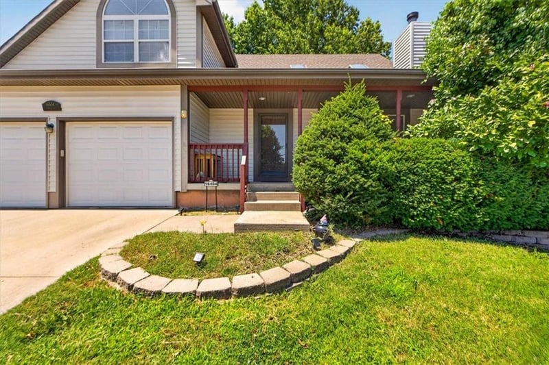 16404 Gudgell Ct, Independence, MO 64055