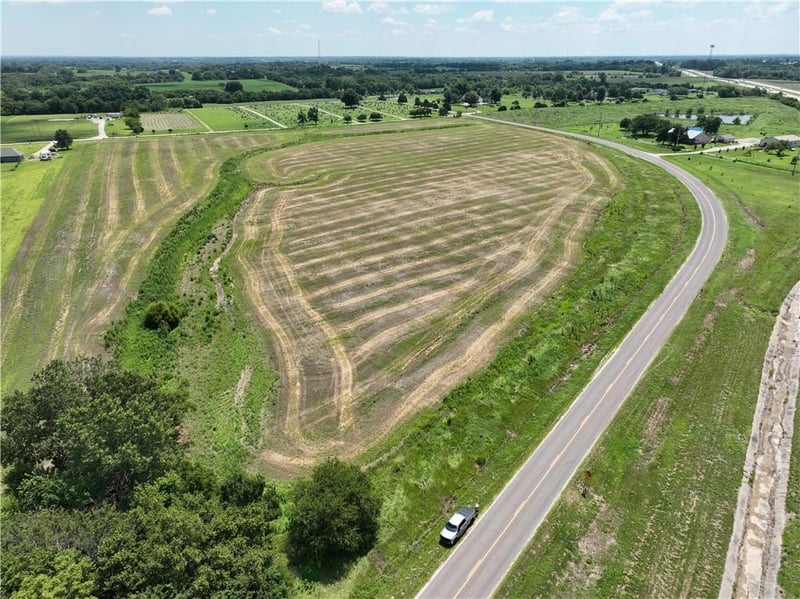 S Little Rd, Garden City, MO 64747