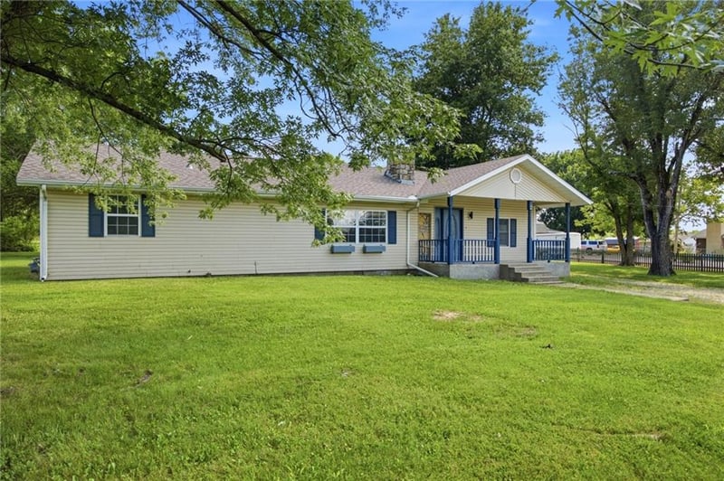 2278 Jayhawk Rd, Fort Scott, KS 66701