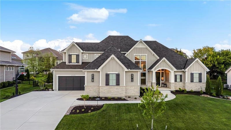 17220 Goddard St, Overland Park, KS 66221