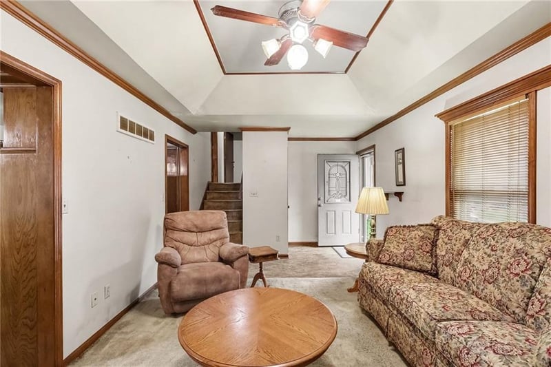 605 Westwind Dr, Lee's Summit, MO 64063