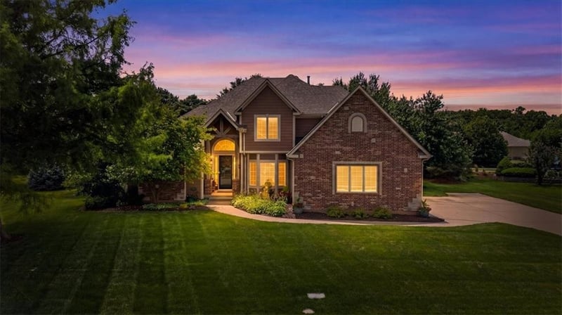 9406 Pleasant Ave, Kansas City, MO 64138