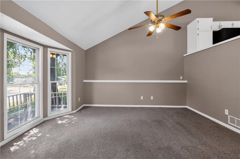 2314 Cambridge St, Leavenworth, KS 66048