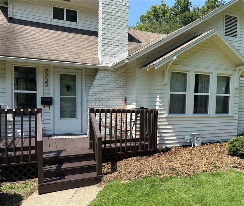 7730 Hardy St, Overland Park, KS 66204